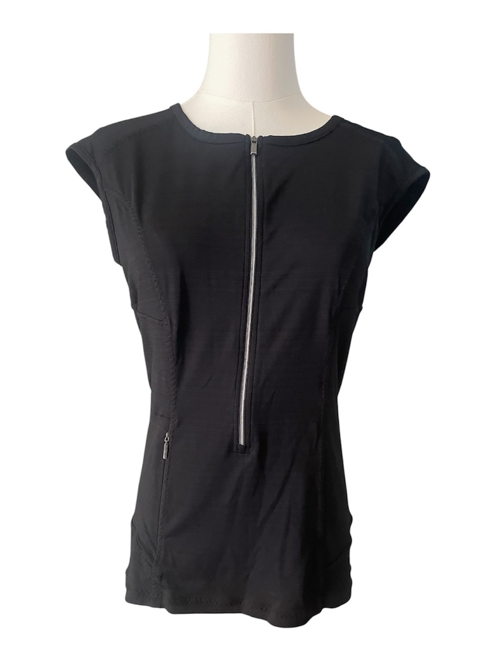 Athleta Pacifica half-zip sleeveless top in black Sz M